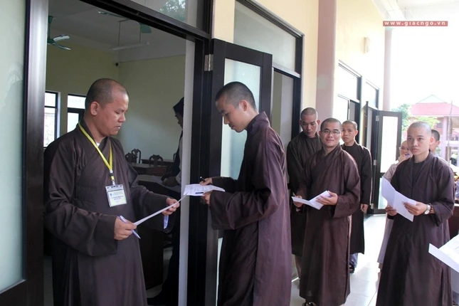 10 hue thi tuyensinh.jpg