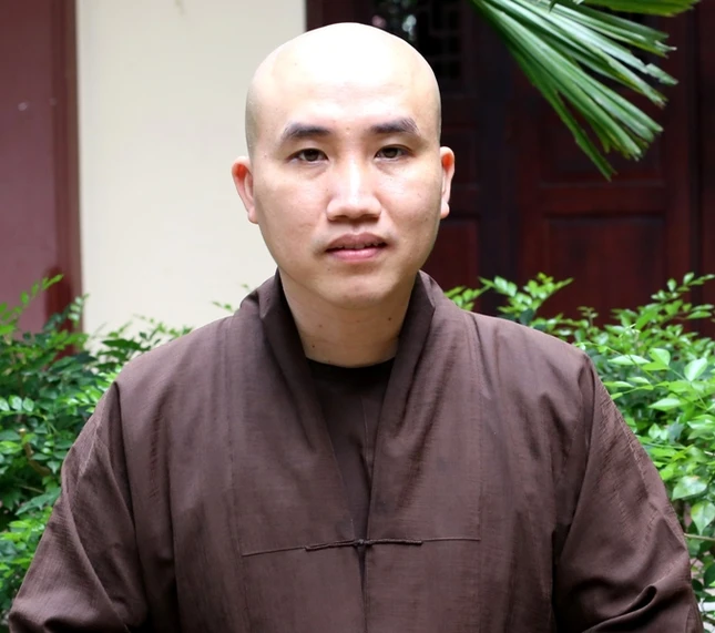 ANH 5, THAY TINH NGHIEM.JPG