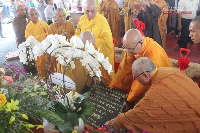 TP.HCM: Chùa An Linh đặt đá xây dựng ảnh 3 13al.jpg