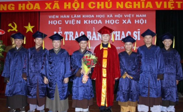 18 Tăng Ni, cư sĩ nhận bằng Thạc sĩ Tôn giáo học ảnh 1 IMG_8060.jpg