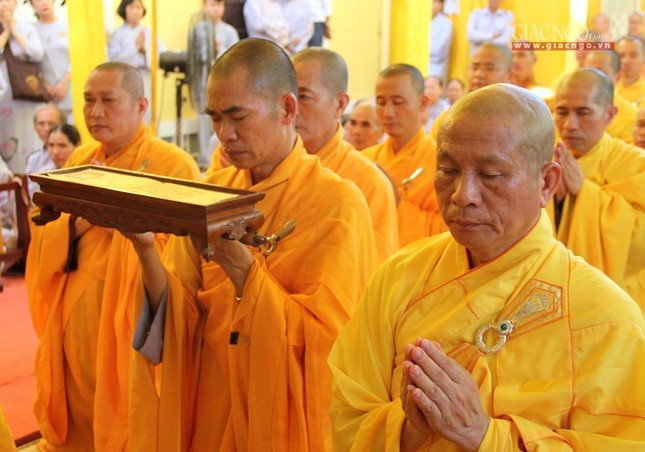 Lễ nhập kim quan Trưởng lão HT.Thích Đức Phương ảnh 17 17.jpg