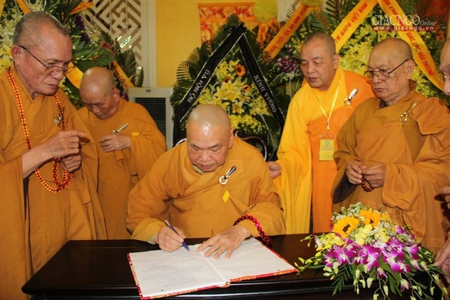 TƯGH, Chính phủ viếng tang HT.Thích Đức Phương ảnh 8 17.jpg