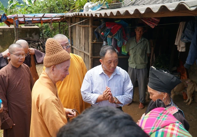 GHPGVN thăm, hỗ trợ đồng bào tại Lai Châu, Yên Bái ảnh 1 DSC00319_1.jpg