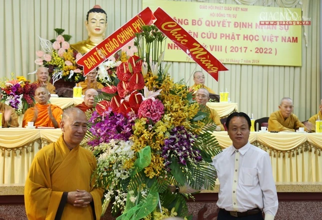 anh vien3.jpg
