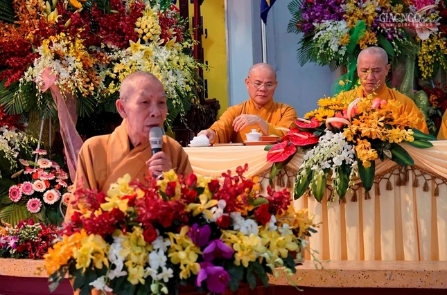 Ban Kiểm soát, Ban Pháp chế, Ban Nghi lễ T.Ư ra mắt nhân sự ảnh 7 H8.jpg