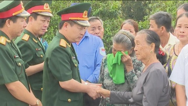 LD Cuc CS Tong Cuc Chinh tri QDND  VN hoi tam dong vien than nhan LS.JPG