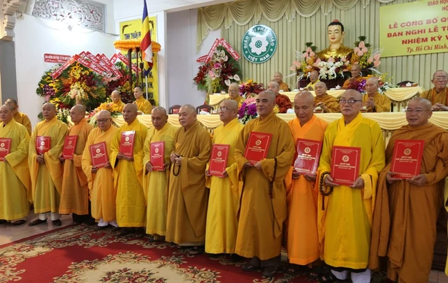 Ban Kiểm soát, Ban Pháp chế, Ban Nghi lễ T.Ư ra mắt nhân sự ảnh 12 H4.JPG