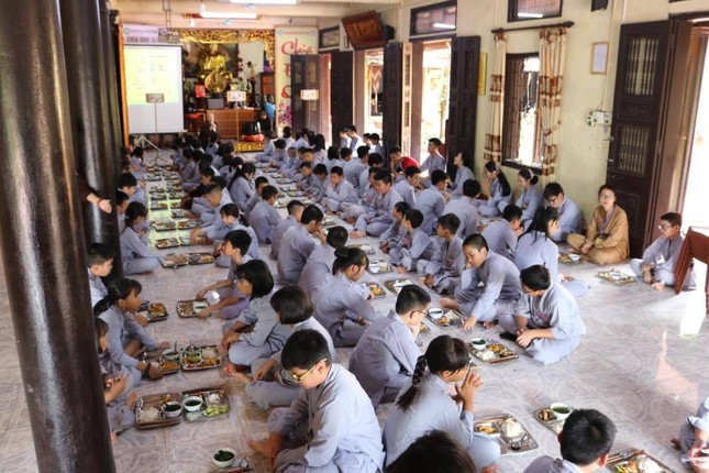 Khóa tu "Mùa hè hiểu thương" ở chùa Đình Quán ảnh 2 a dinh quan 1.jpg
