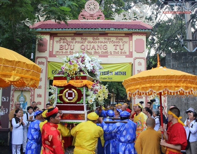 Cung tiễn kim quan TT.Thích Thiện Minh về Vĩnh Long ảnh 12 15dq.jpg