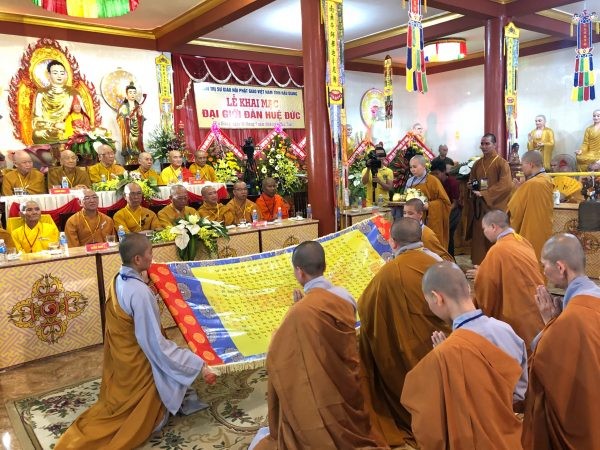Hậu Giang: Đại Giới đàn Huệ Đức khai mạc, truyền giới ảnh 4 15c956460994e8cab185-600x450.jpg