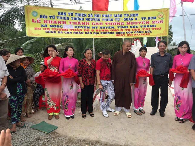 b_n giao c_u T__ng Nguy_n t_i S_c Tr_ng .jpg