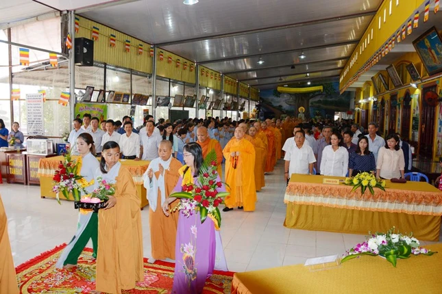 2. Cung nghinh chu Ton giao Pham quang lam le _ai.JPG