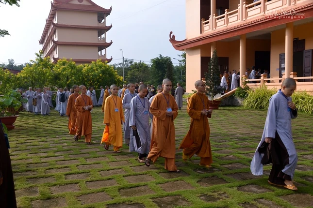 TP.HCM: 311 Tăng Ni thí sinh thi vào Học viện khóa XIII ảnh 11 BTN_011.jpg