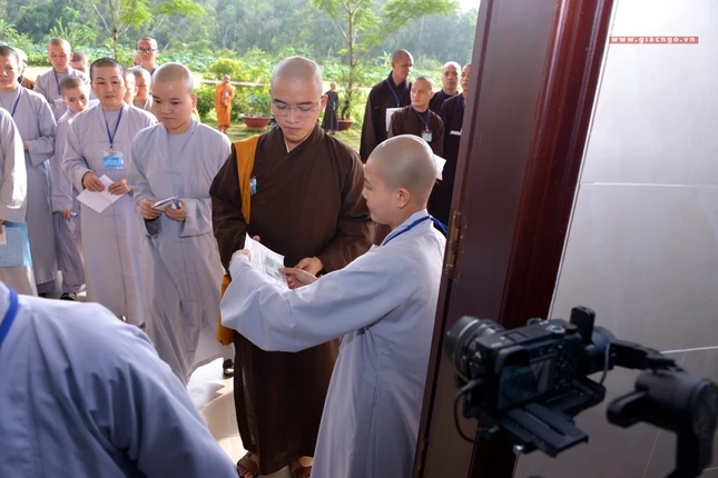 TP.HCM: 311 Tăng Ni thí sinh thi vào Học viện khóa XIII ảnh 14 BTN_014.jpg