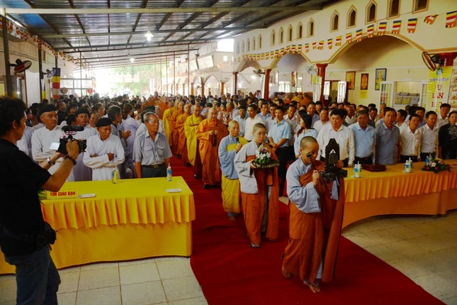 2. Cung nghinh chu Ton giao Pham quang lam le _ai.JPG
