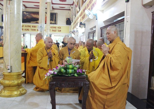 Chư hành giả Tăng Ni Q.12 làm lễ Tự tứ, mãn hạ ảnh 4 9qd.jpg