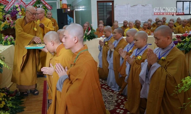 Q.6: Bế giảng an cư và tổ chức Đại lễ Vu lan ảnh 3 q6.2.jpg