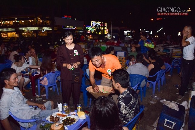 Mang hoa hồng xuống phố mùa Vu lan ảnh 4 DSC_0154.jpg