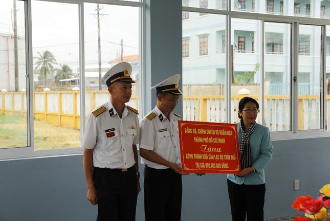 Tăng nhà cho Vùng 5 hải Quân.JPG