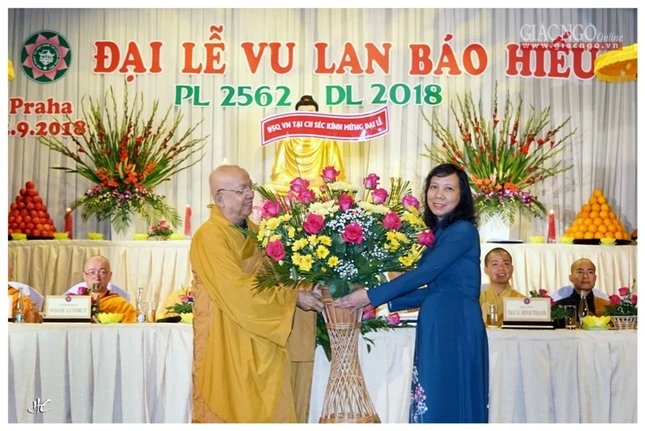 Phật tử Việt tổ chức lễ Vu lan tại Cộng hòa Séc ảnh 5 DSC07505.jpg