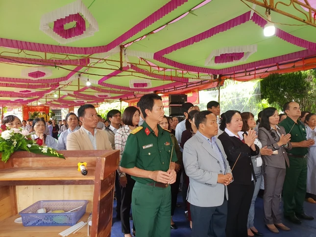 h_nh 9 - D_ng h__ng t__ng ni_m.jpg