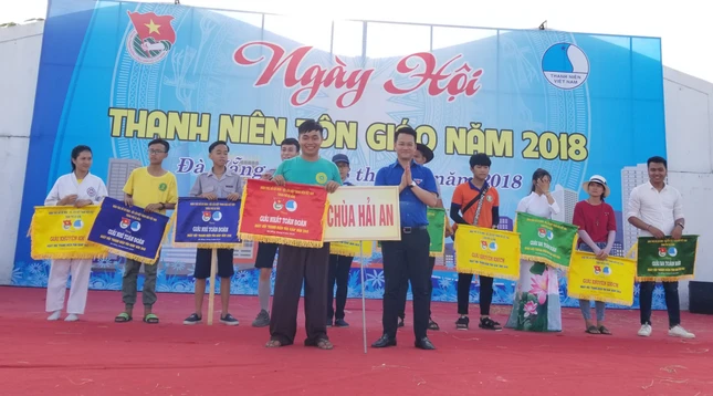 thanh nien ton giao 2.png