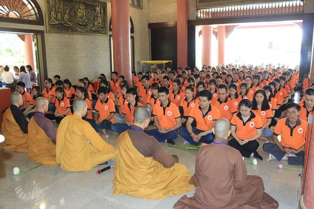 230 bạn trẻ cùng lên núi "Bước tới thảnh thơi" ảnh 2 nhan sinh 1.jpg