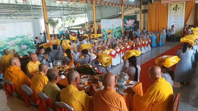 VU LAN CHUA THIEN PHUOC.Still004.jpg