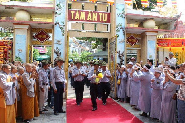 Cung tống kim quan NT.TN.Tâm Hoa nhập tháp ảnh 5 bd 2.jpg