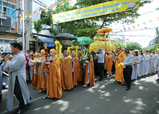Cung tống kim quan NT.TN.Tâm Hoa nhập tháp ảnh 6 bd 3.jpg