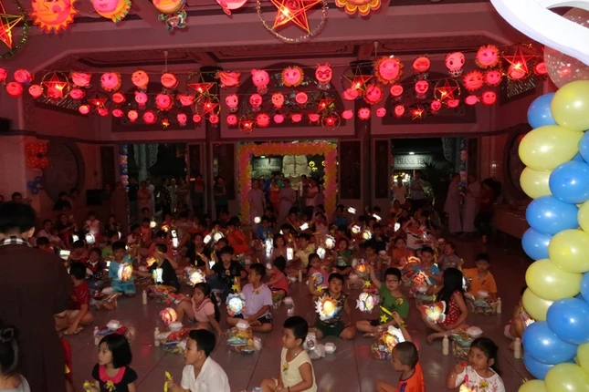 Tin tổng hợp: Trung thu ấm áp ở khắp nơi ảnh 4 IMG_3603.JPG