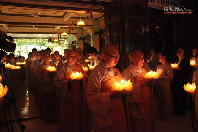 Tưởng niệm HT.Thích Huệ Hải tại chùa Từ Quang ảnh 6 12tn.jpg