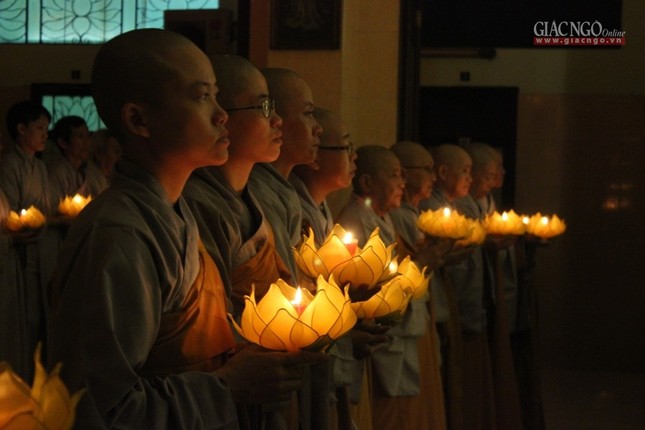 Tưởng niệm HT.Thích Huệ Hải tại chùa Từ Quang ảnh 5 6tn.jpg