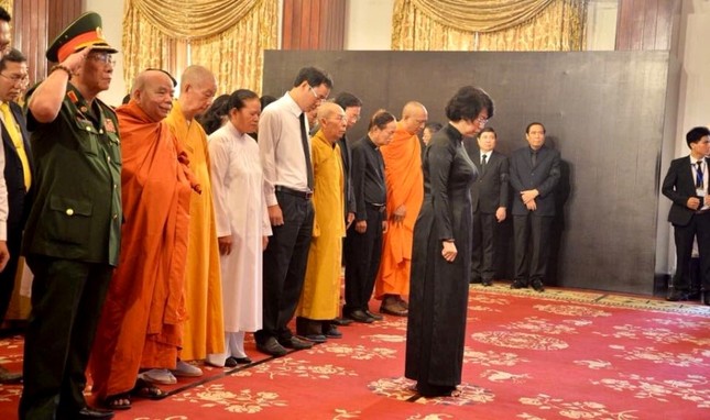 Mặt trận, đại diện tôn giáo viếng tang Chủ tịch nước ảnh 3 2.jpg