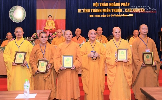 Bế mạc hội thảo ngành hoằng pháp tại Khánh Hòa ảnh 6 a bemac6.jpg