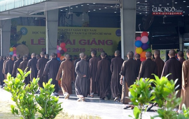 Le khai giang khoa XIII (1).jpg