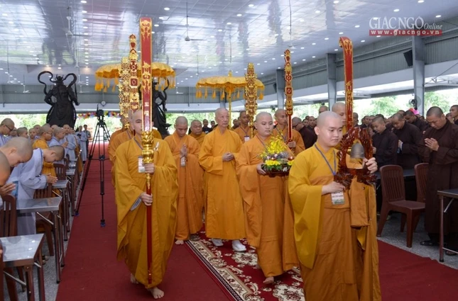 Le khai giang khoa XIII (2).jpg