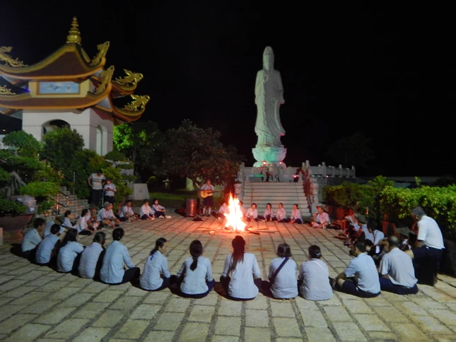 9- Lua trai.jpg