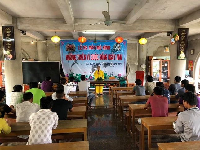 Canh Le ra mat mo hinh huong thien  tai chua Phat Quang xa AL.jpg