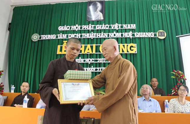 Trưởng lão HT.Thích Minh Cảnh viên tịch ảnh 2 huequang2.jpg