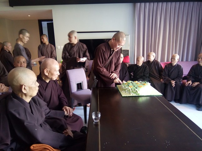 Thiền sư Thích Nhất Hạnh đã về tới Đà Nẵng ảnh 10 44927143_354448588625873_4440692632955387904_o.jpg