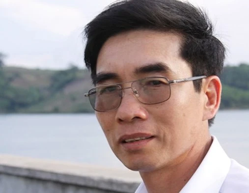 Nhà thơ Nguyễn Hữu Quý nguyen-huy-quy.jpg