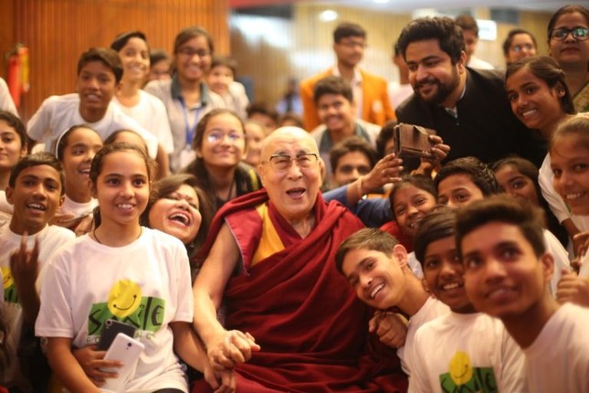 Dalai lama smile.jpg