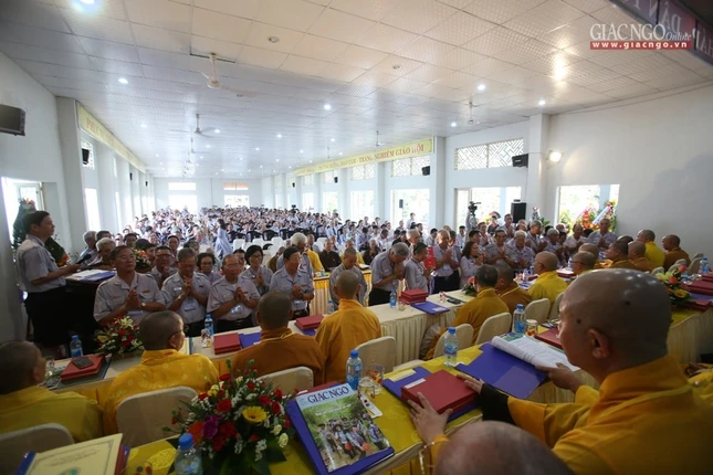 Trang nghiêm khai mạc hội nghị GĐPT T.Ư lần thứ 12 ảnh 8 8h.jpg