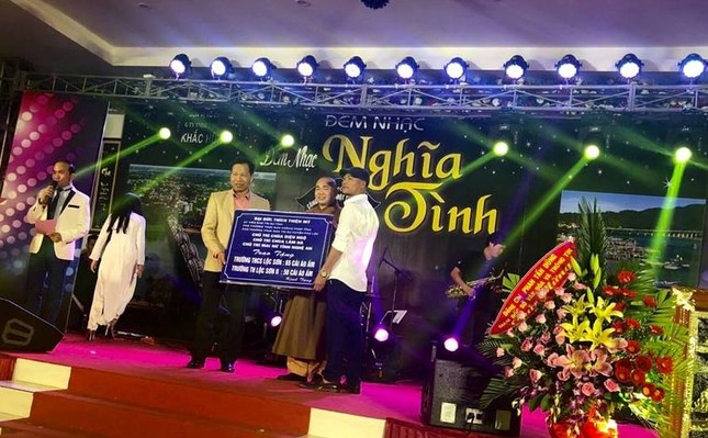 Đêm nhạc gây quỹ giúp học sinh nghèo, khó khăn ảnh 1 01.jpg