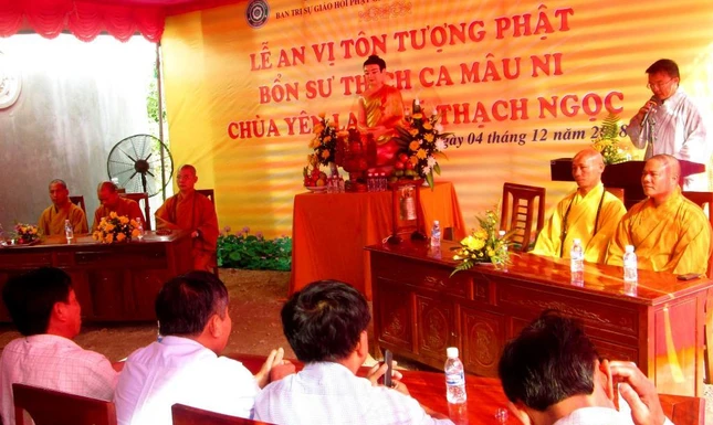 chua yen lac (12).jpg