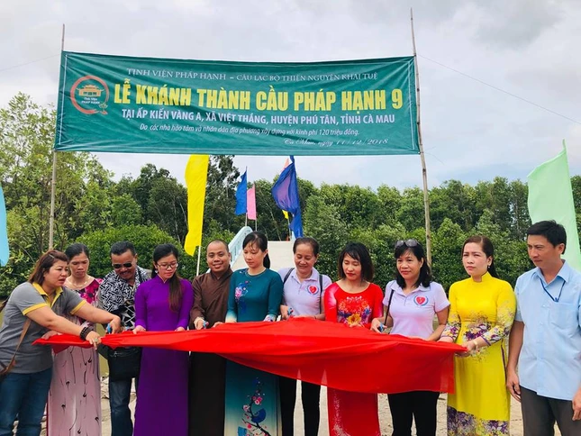 Tịnh viện Pháp Hạnh, CLB Khai Tuệ xây cầu cho dân ảnh 1 anh Phap Hanh.jpg