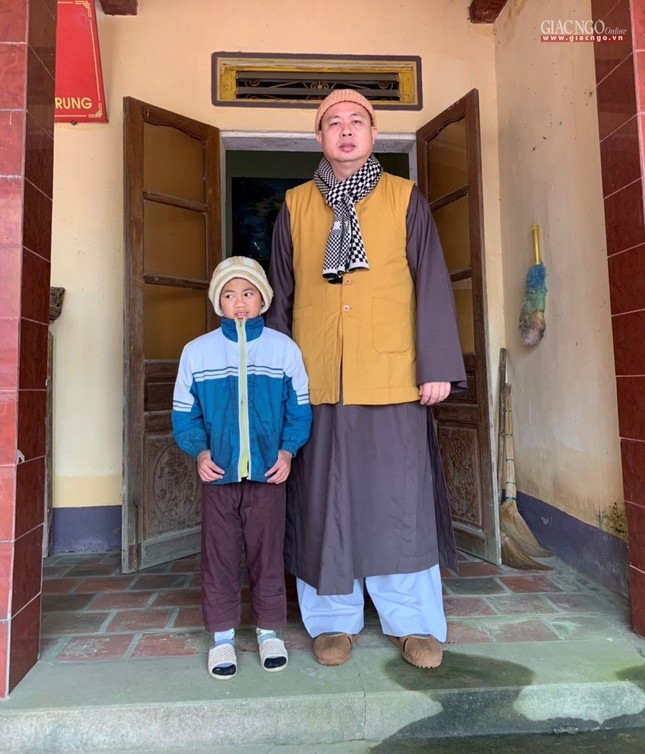 Thực hư vụ việc "bé trai mồ côi bị sư thầy đánh bầm tím" ảnh 2 anhthanhhoa.jpg