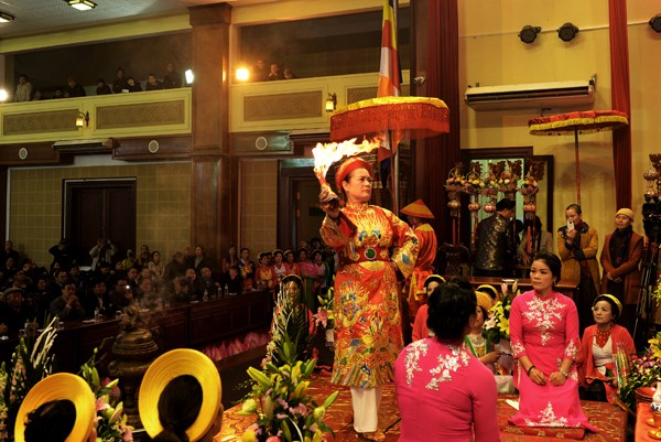 Hội thảo về Phật giáo với tín ngưỡng thờ Mẫu ở VN ảnh 8 dsc_2233.jpg