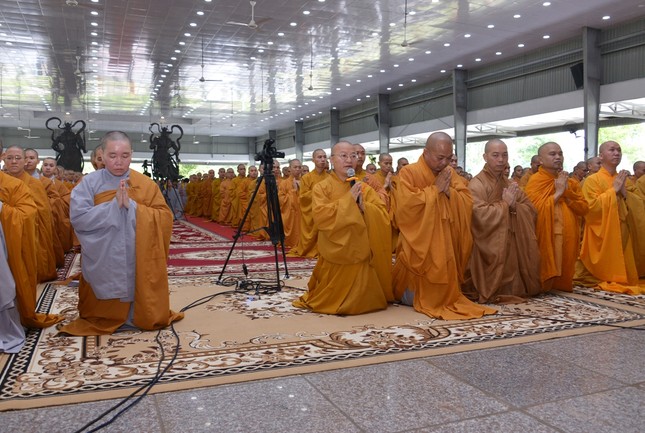 Khoa tu ngay 23-12 (7).JPG